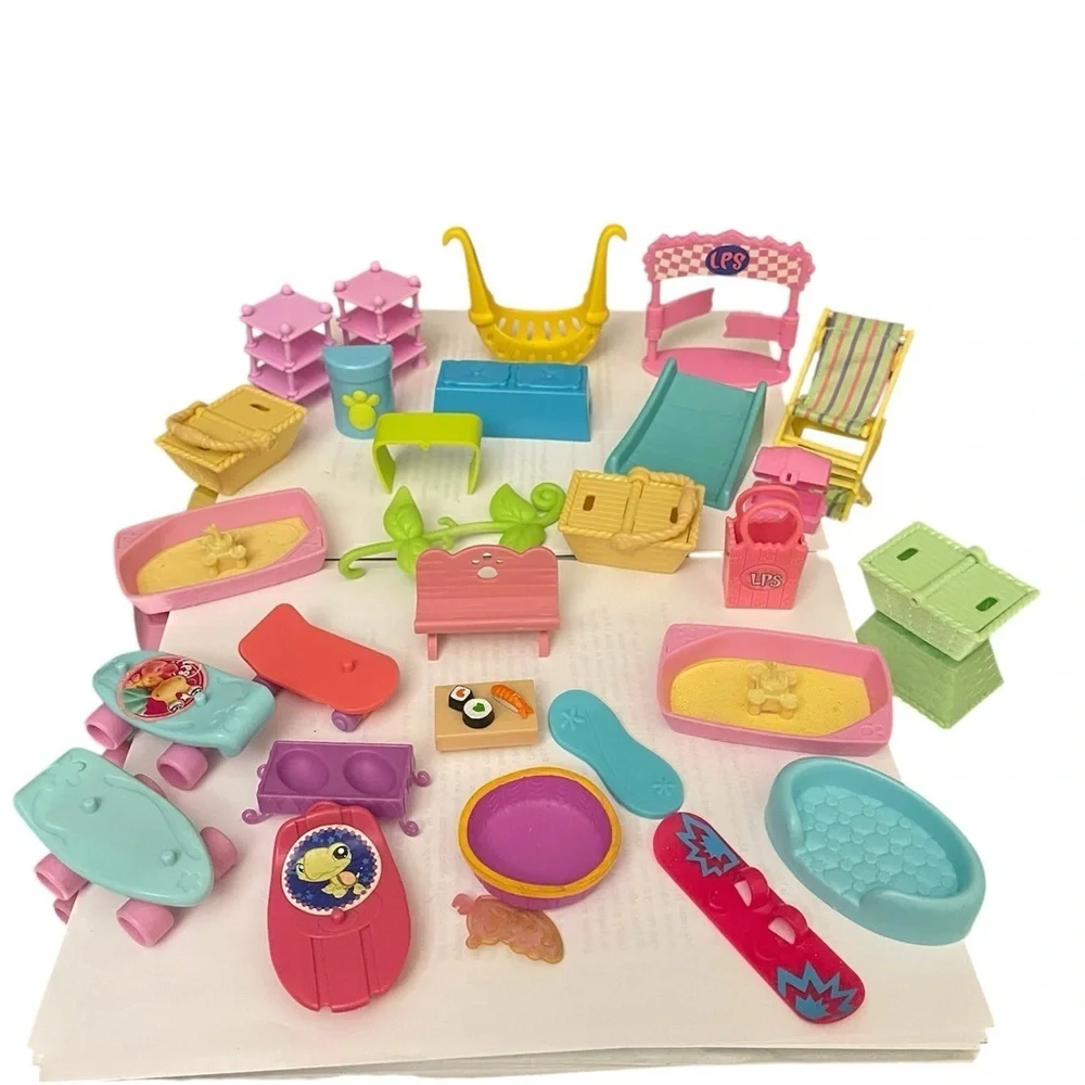 LPS - Littlest Pet Shop Accessories Lot